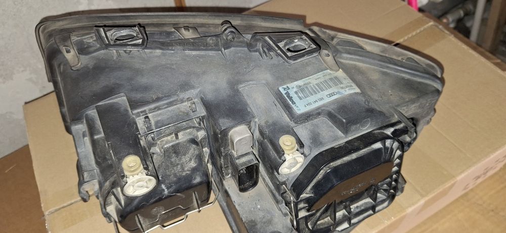 Десен фар Ауди А4 Б6