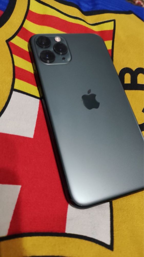 iPhone 11pro LLA 256 gb karapka dakument bor ochil magan