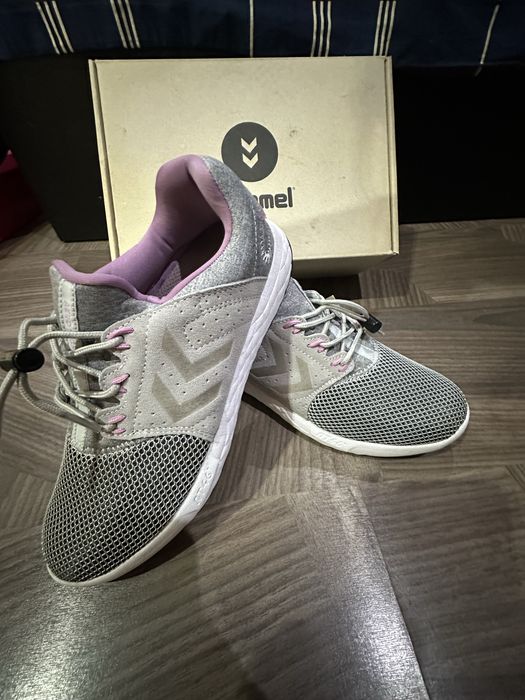 Дамски маратонки hummel