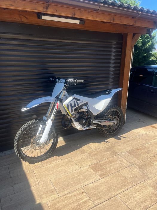 Vând motocross husqvarna tc 125