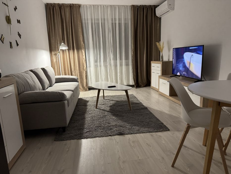Inchiriez apartament cu 2 camere + loc de parcare