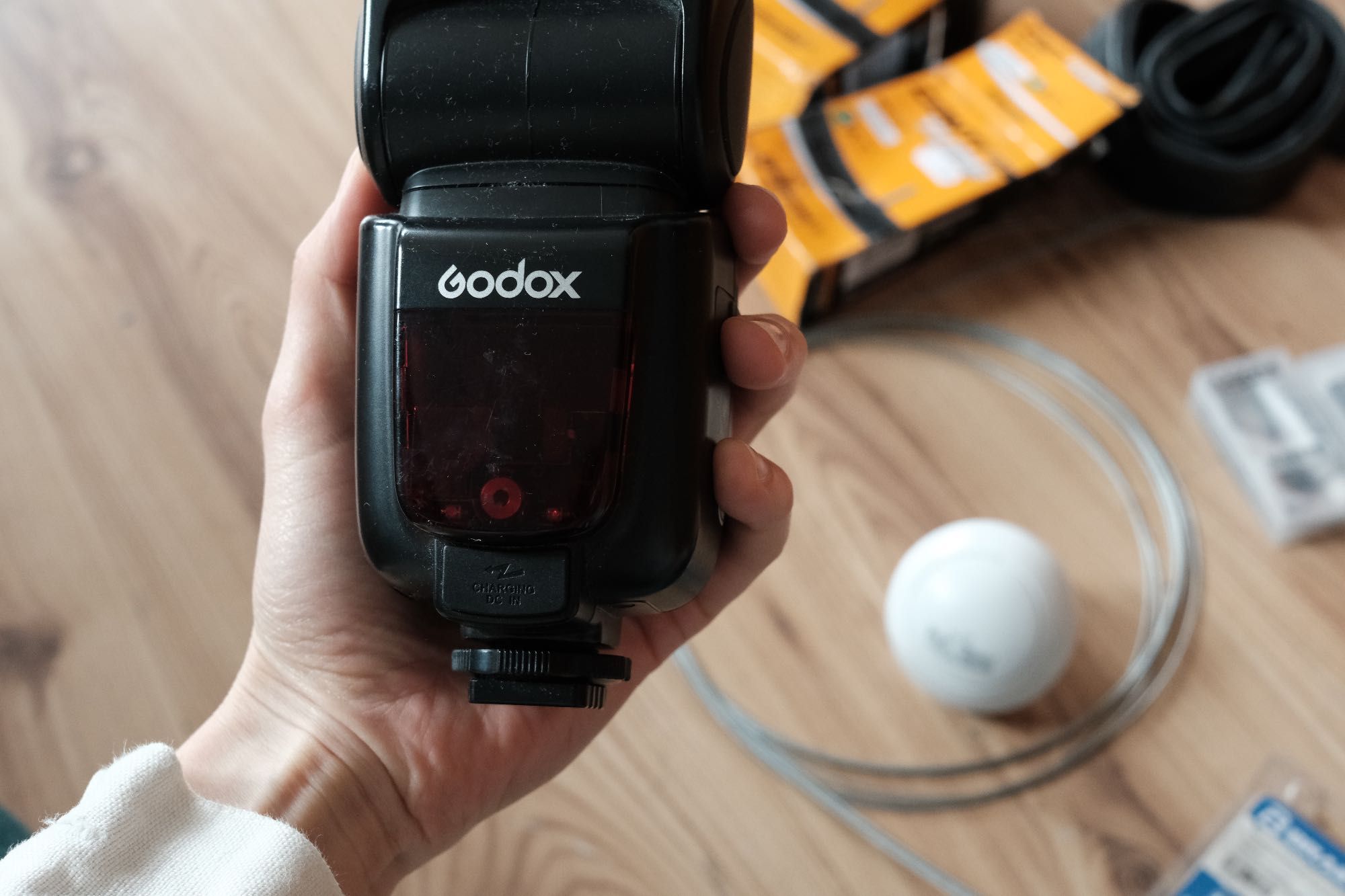 светкавица Godox tt 685 за sony със синхронизатор Godox X1T