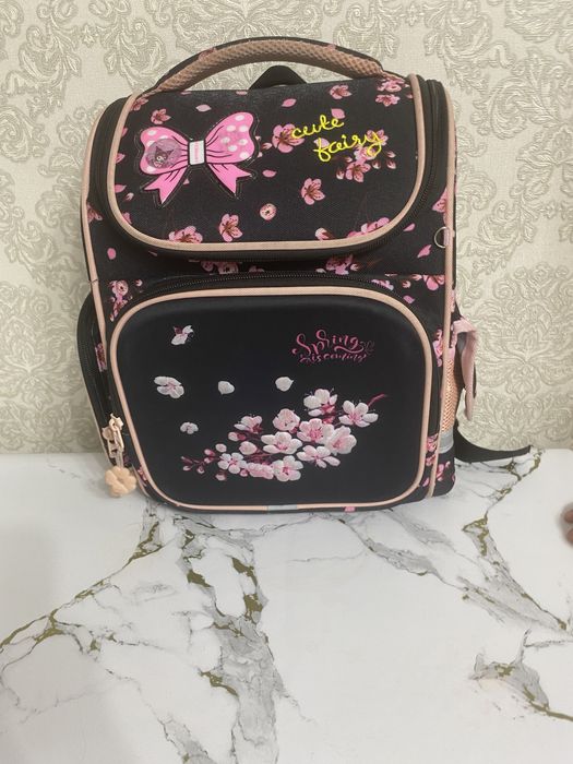 Продам ортопедический рюкзак черного цвета