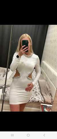 Бяла бандажна рокля