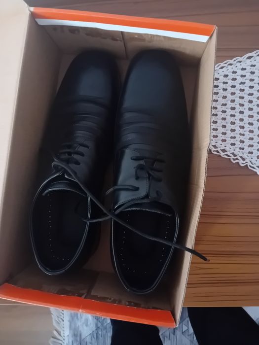 Обувки 41 номер чисто нови