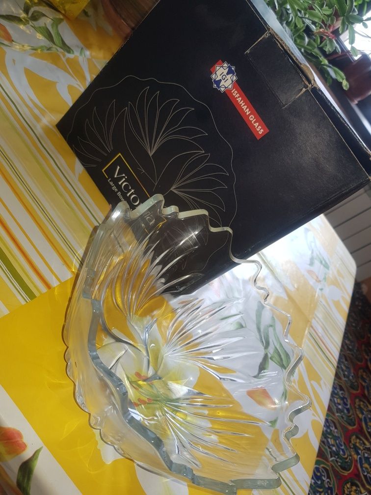 Стеклянная салатница