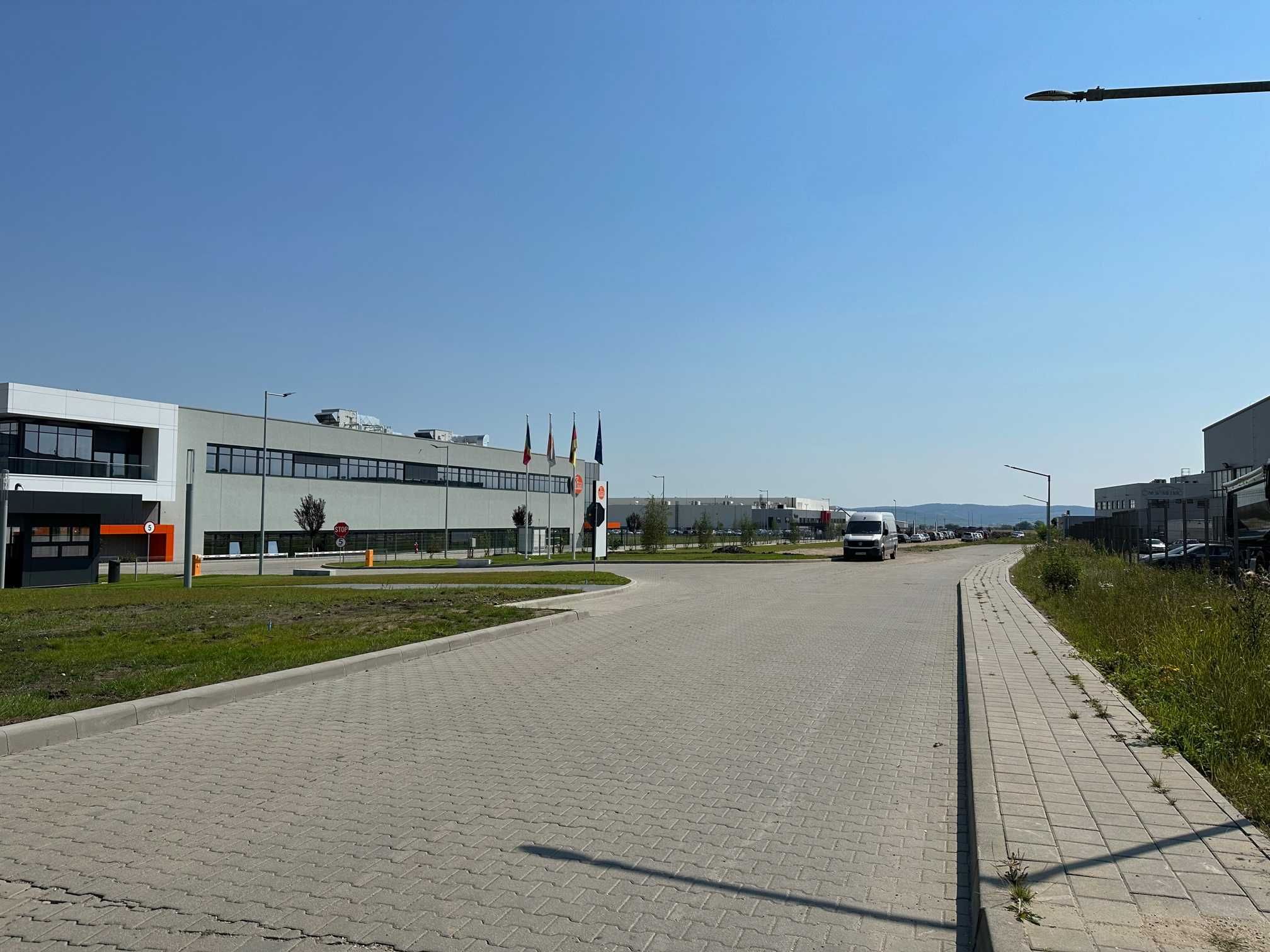 Vand teren intravilan 27.900 mp cu PUZ * Zona Industriala Vest Sibiu