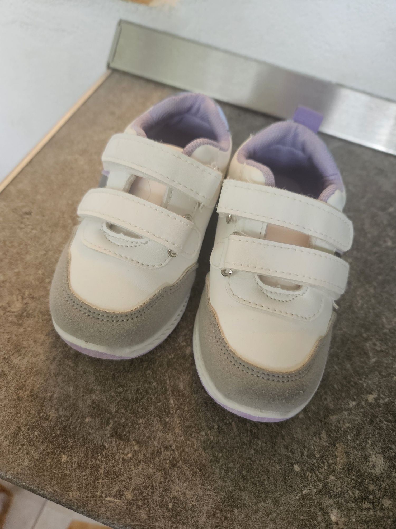 Pantofi cu scai nr.24