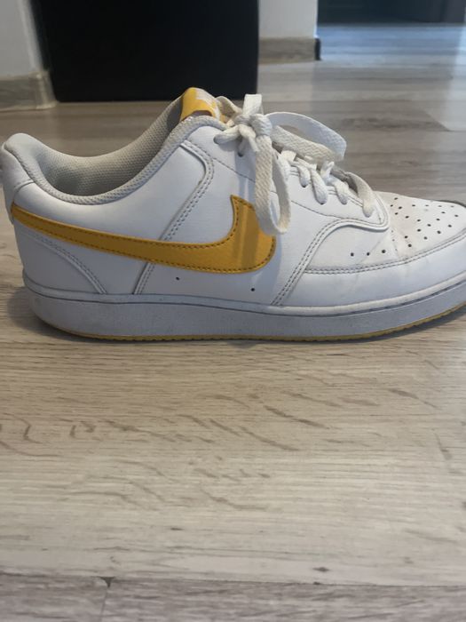 Nike Court Vision galbeni