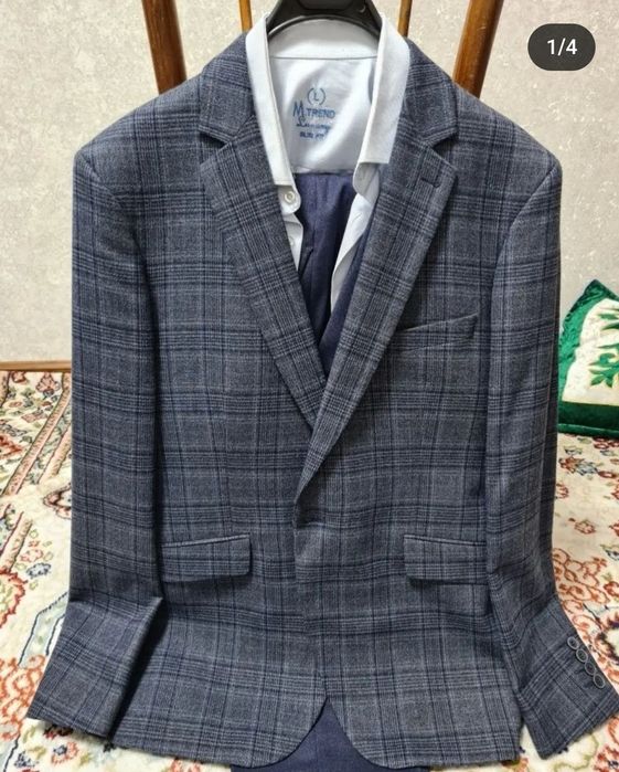 Продам костюм тройка