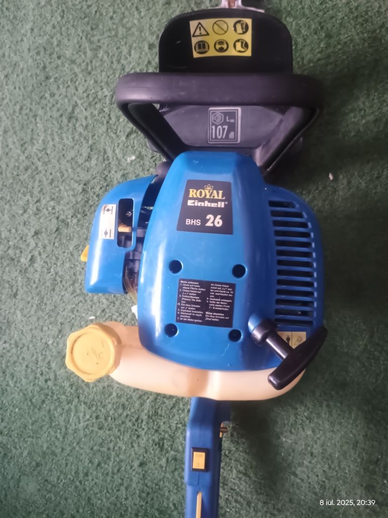 Foarfeca pe benzina pentru tuns gard viu Einhel bhs 26