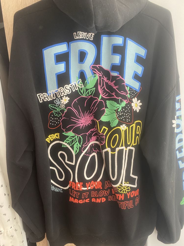 Суичър Bershka размер S oversized