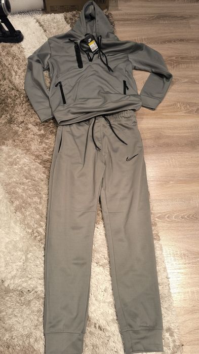 Спортен екип, анцуг Nike
