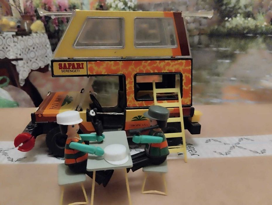 Игрушка Тропикана джип ГДР MSB brandenburg с жилым модулем.
