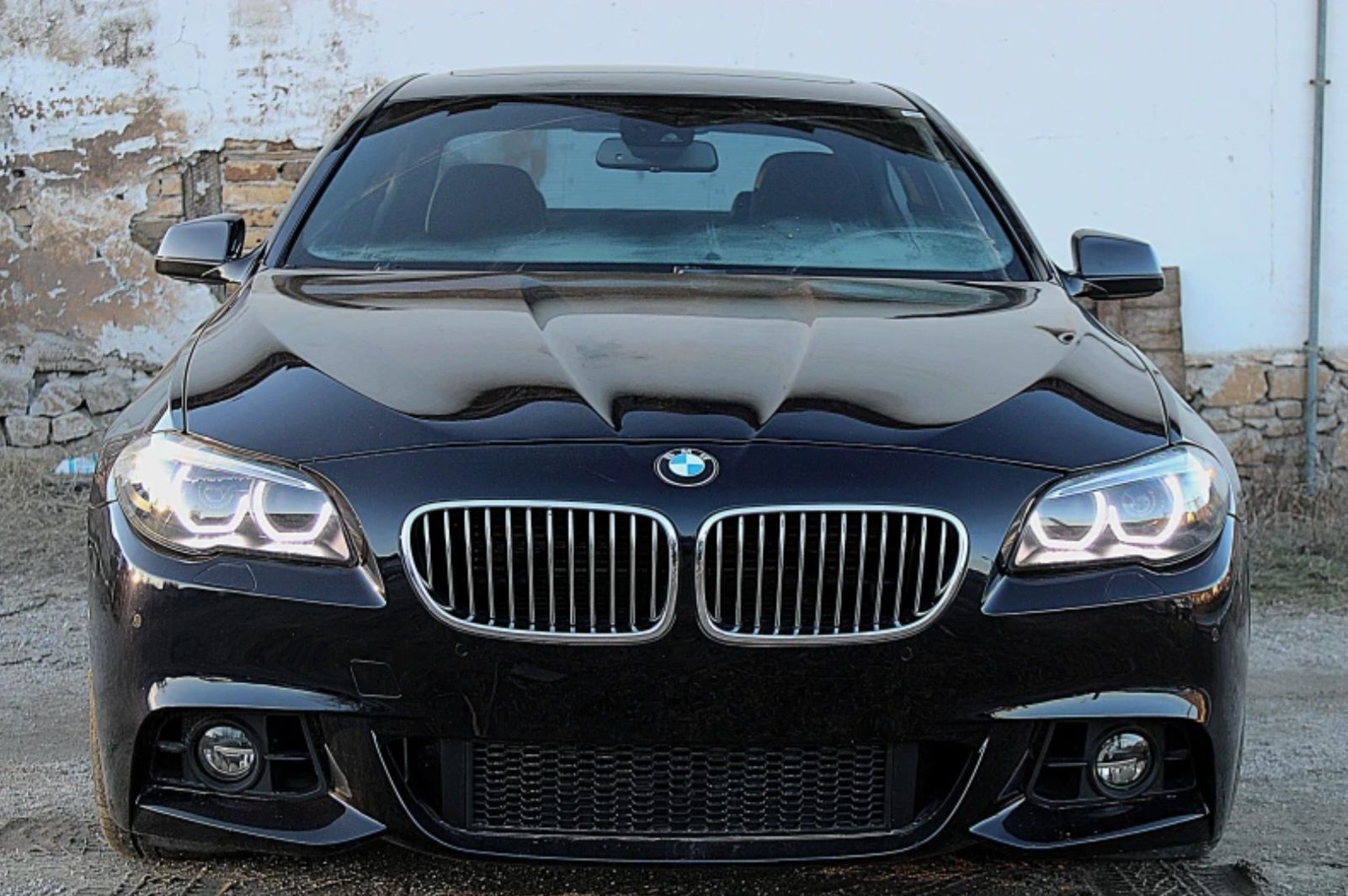 Продавам BMW 550i