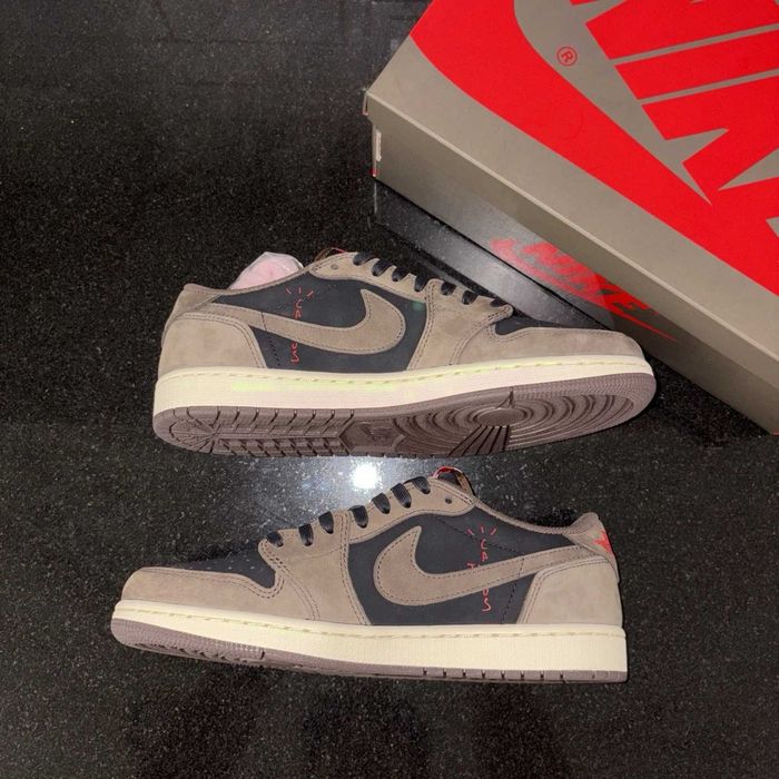 Adidasi Nike Air Jordan 1 Retro Travis Scott Dark Mocha Low
