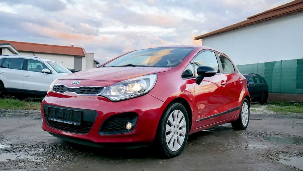 Kia Rio Kia Rio 1.4 Benzina. Full Option. Scaune incalzite. Volan incalzit.