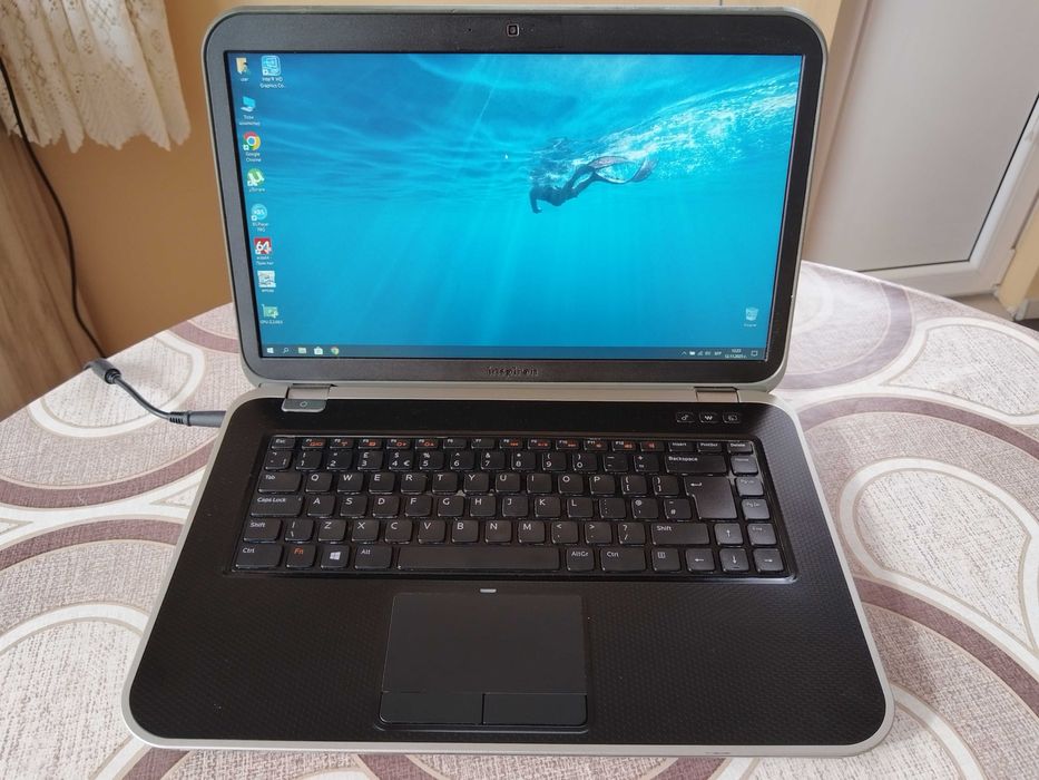 Лаптоп Dell Inspiron 7520