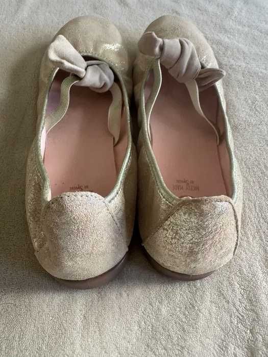 Сатенени балеринки с кожена каишка Next златни с панделка Gioseppo 39