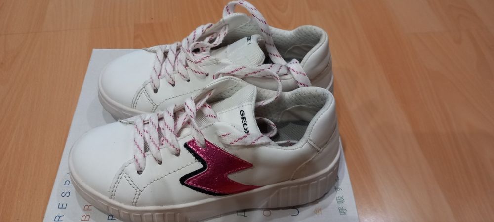 Маратонки Geox за момиче + подарък Маратонки Nike