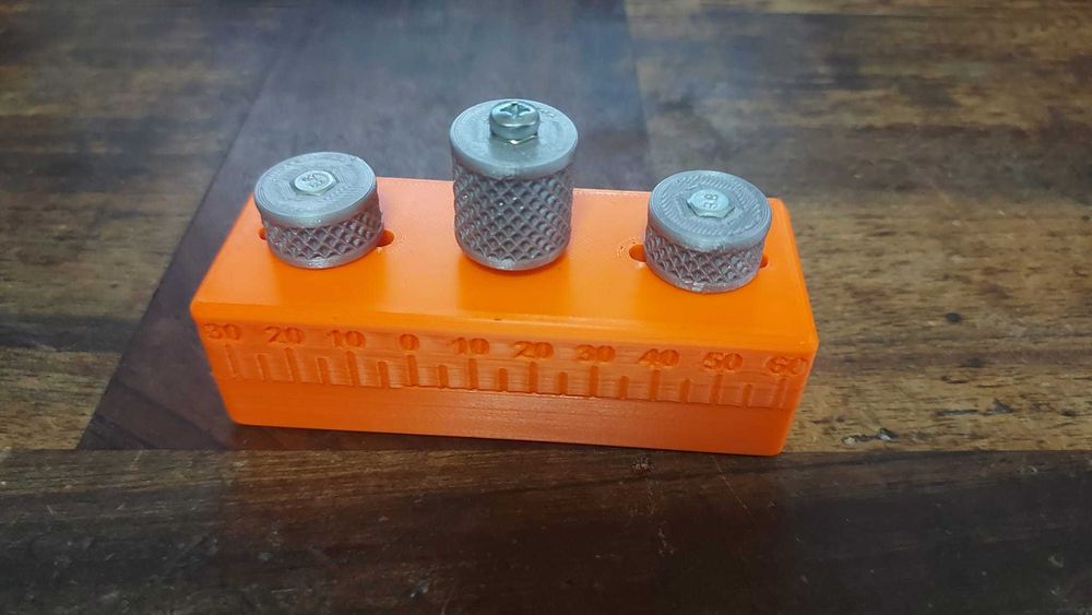 Sablon mobila reglarea distantelor pentru rigle gradate metalice v.2.0