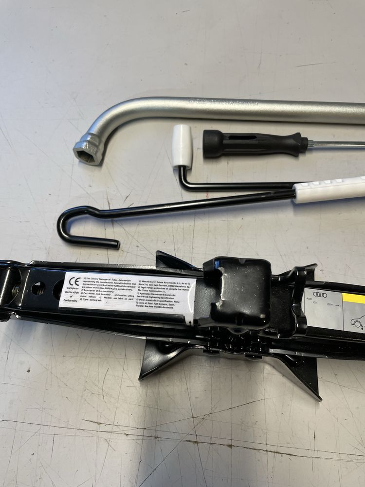 Cric original audi Q3 2011-2018