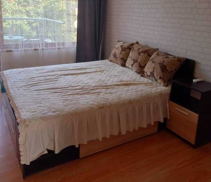 Дава се под наем Двустаен апартамент в Бургас, Сарафово - 240 кв.м за 240 € - Снимка #1