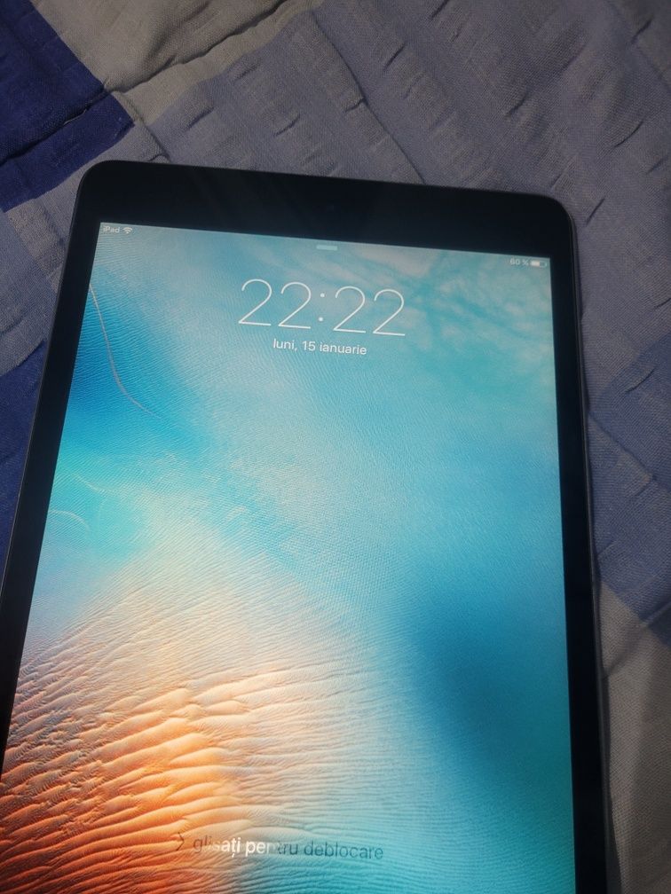 Vând Ipad 2017 urgent