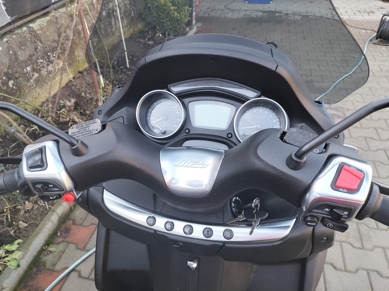 Piaggio mp3 350 sport