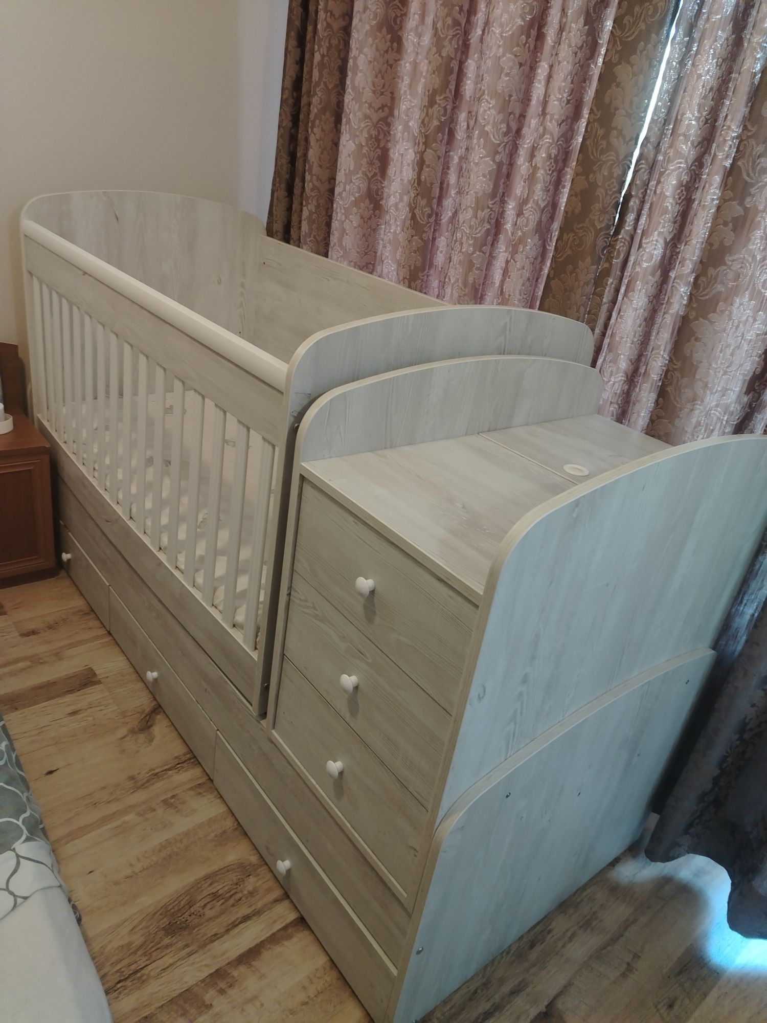 Продавам детска кошара