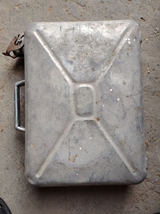 Бензобак 20л  сотилади