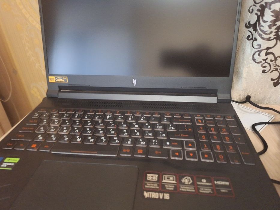 Acer nitro v16 i7 rtx4060