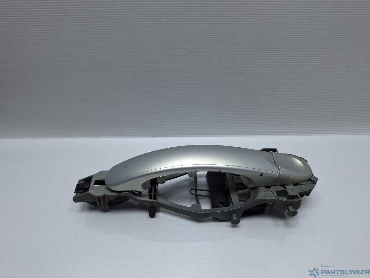 Maner exterior usa dreapta VOLKSWAGEN GOLF 2010 1.6 TDi 1K0837866A