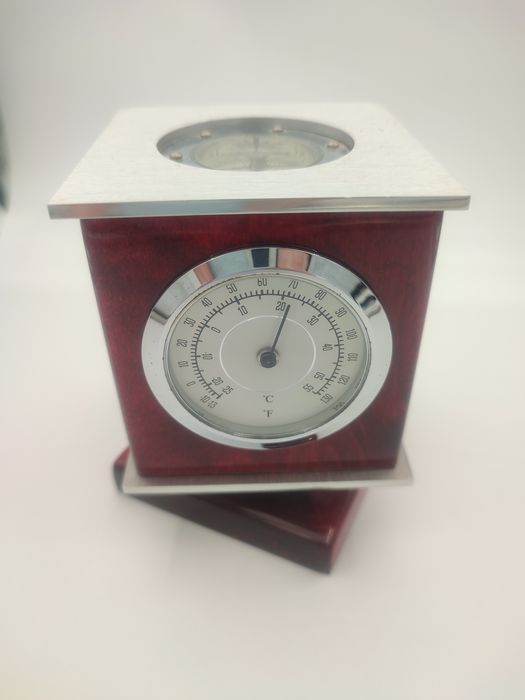 Метеорологична станция - часовник, термометър, хигрометър, компас