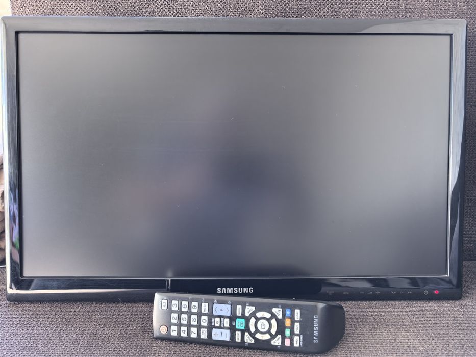 Телевизор Samsung 22" UE22D5003BW