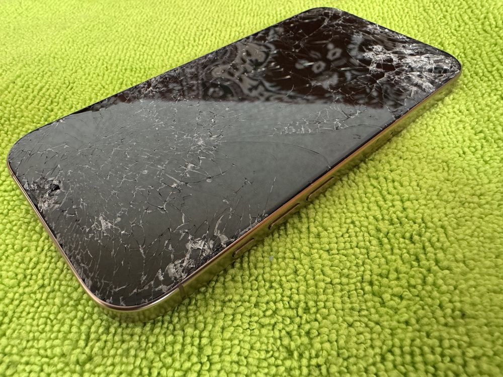 IPhone 16 Pro - Gold за части