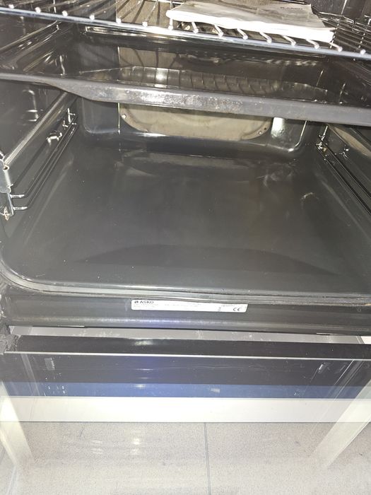 Печка с индукционни котлони ASKO CI96374W