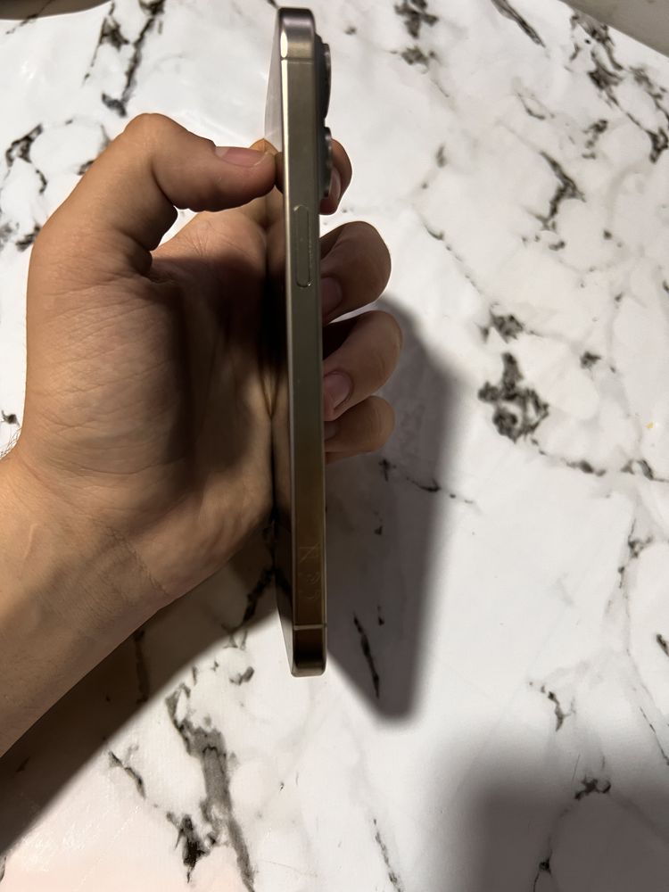 Продам Iphone 15 pro max 512 gb в отличном состоянии!