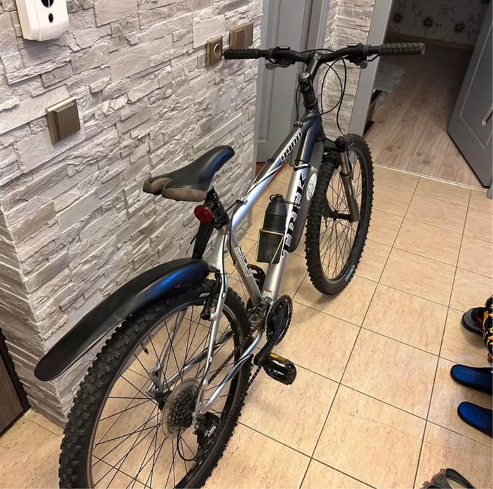 Bicigleta trek din aluminiu