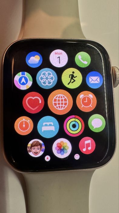 Продавам Apple Woch SE 1 - 44мм за части