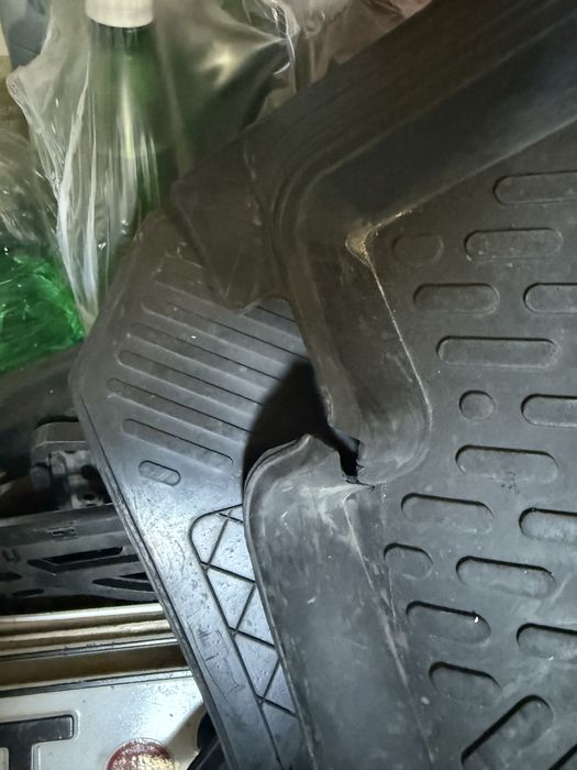 Продам коврики ваз 2105/07