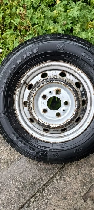 Гуми с джанти за бус Фият дукато 215 75 16 или Ивеко