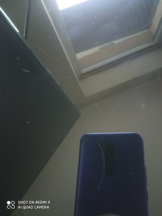 Comodă de sticla și televizor