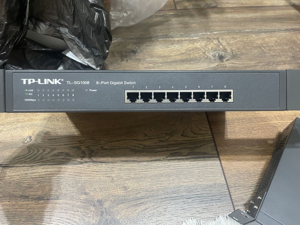 Продам  коммутатор tp -link
