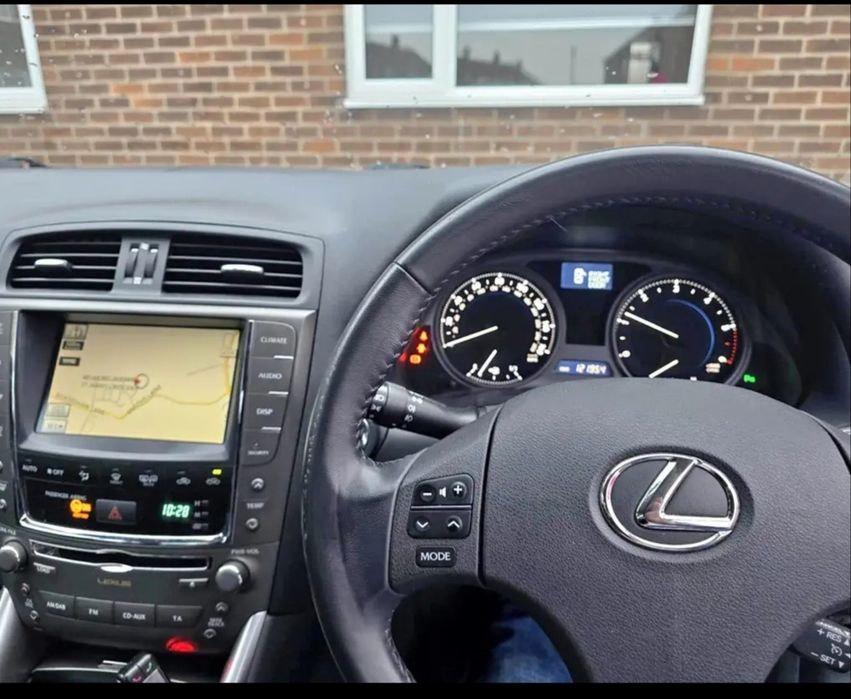 Lexus is 220 de vânzare