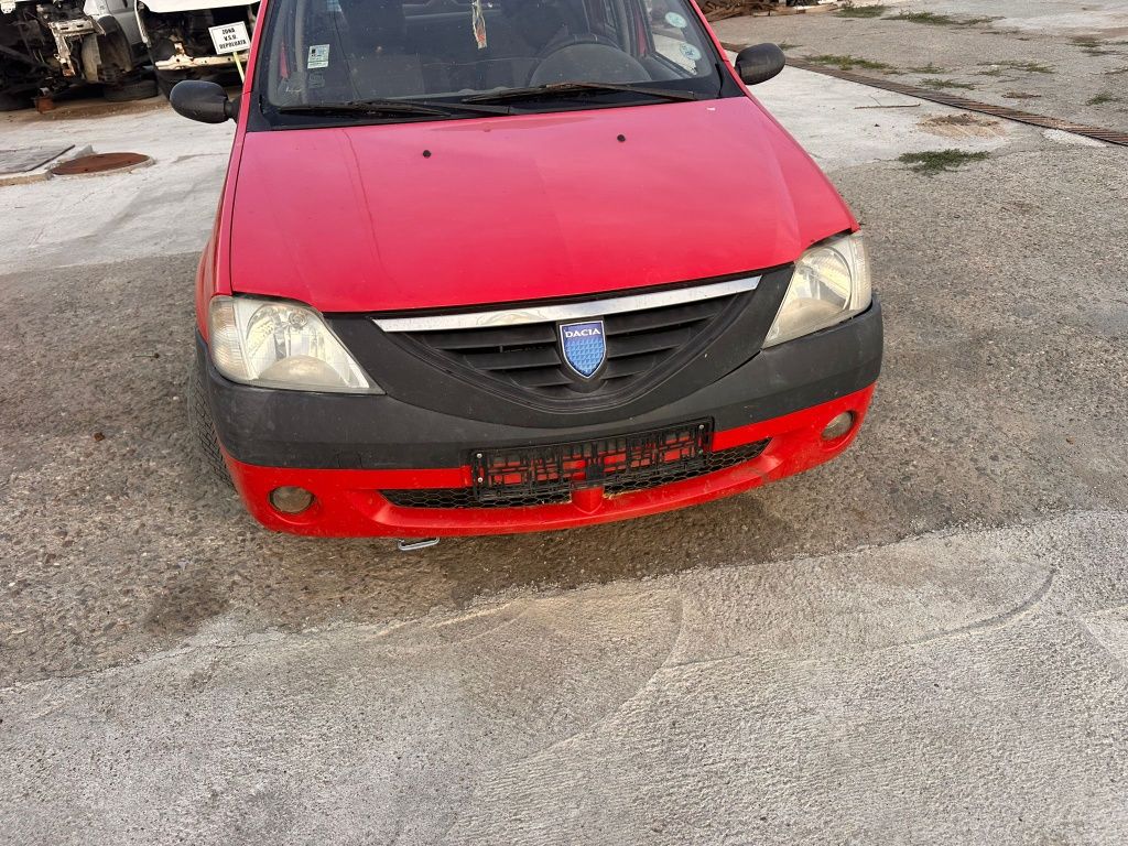 Bara fata Logan cu proiectoare
