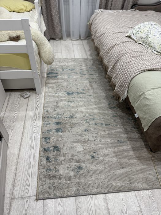 Продам ковер в хорошем состоянии