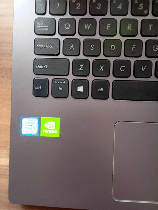Vând laptop Asus