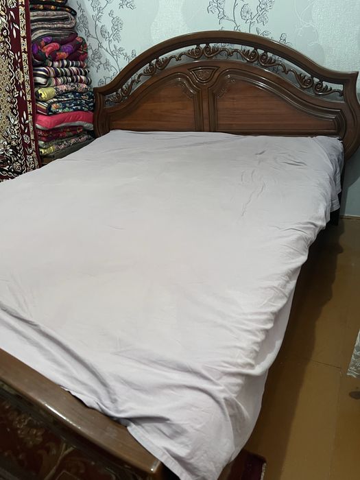 2 kishilik katta krovat sotiladi holati ideal