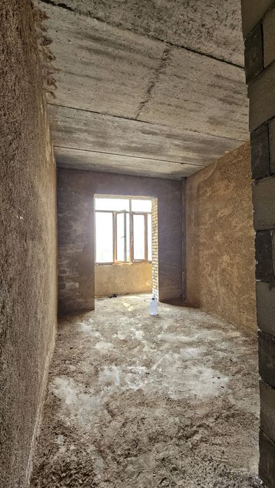 Срочно придётся квартира адрес гиафизика Аэропорт  90.кв 64.900$ торг